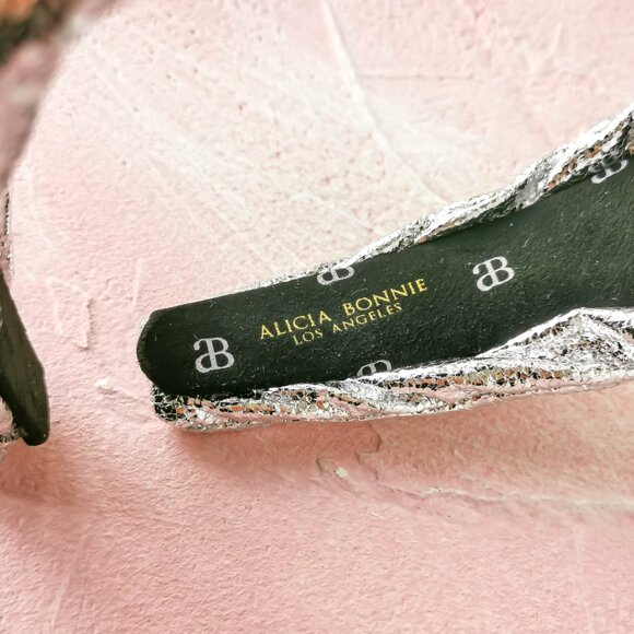 Alicia Bonnie The Precious Metals Silver Metallic Faux Leather Knotted Headband - Picture 3 of 3